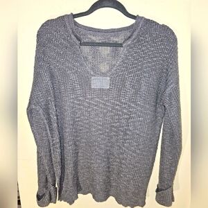GREY LONG-SLEEVED SWEATER
